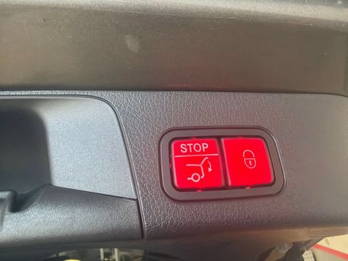 Used 2022 Mercedes-Benz GLB 250 4MATIC image 73