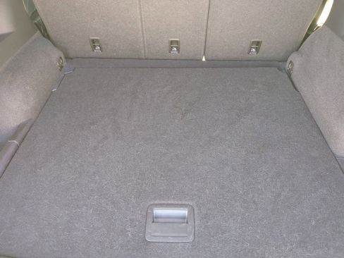 Used 2023 Volkswagen Tiguan SE R-Line image 32