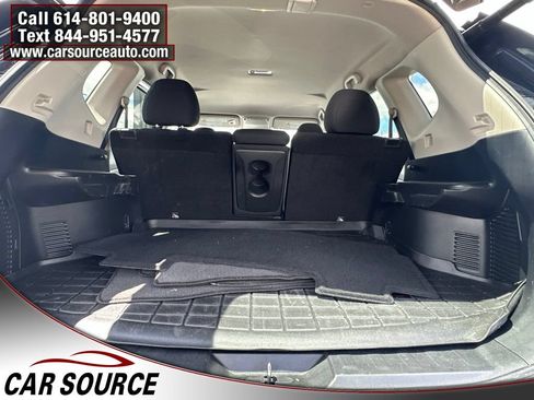 Used 2018 Nissan Rogue SV AWD/4WD image 7