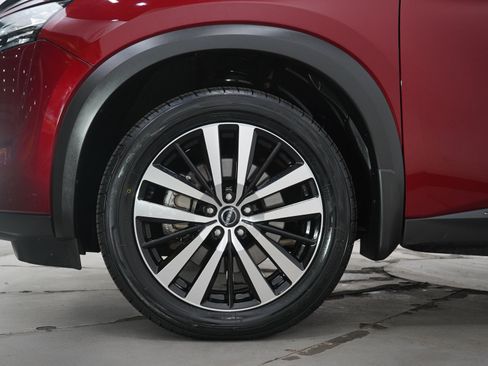 Used 2024 Nissan Pathfinder Platinum AWD/4WD image 32