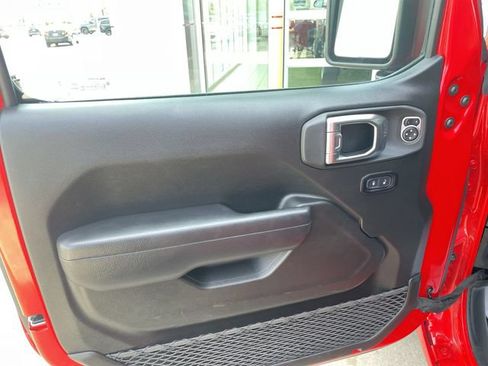 Used 2025 Jeep Wrangler Unlimited Sport AWD/4WD image 14