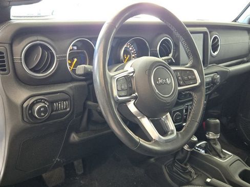 Used 2020 Jeep Gladiator Overland AWD/4WD image 19