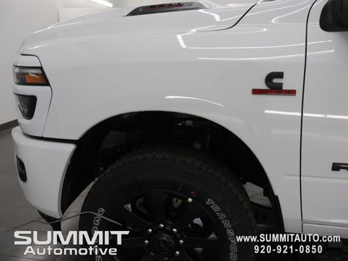 New 2026 RAM 3500 Laramie AWD/4WD image 33