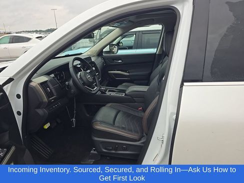 Used 2025 Nissan Pathfinder Platinum w/ Cargo Package FWD image 3