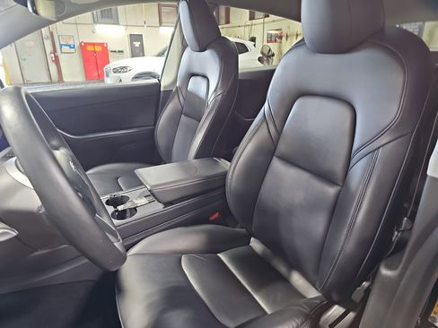 Used 2022 Tesla Model Y Long Range AWD/4WD image 16