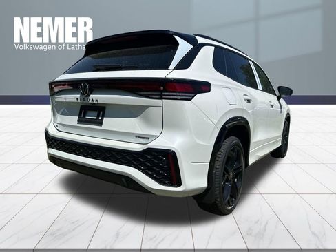 New 2026 Volkswagen Tiguan SE R-Line AWD/4WD image 4