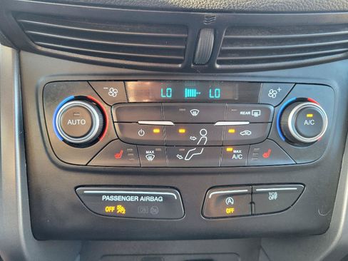 Used 2019 Ford Escape SE FWD image 20