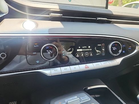 Used 2025 Genesis Electrified GV70 w/ Prestige Package AWD/4WD image 21