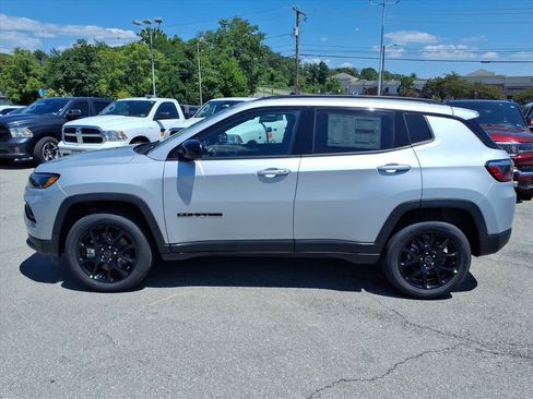 New 2026 Jeep Compass Latitude AWD/4WD image 7