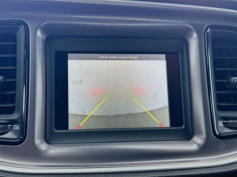 Used 2022 Dodge Challenger SXT RWD image 10