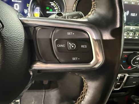 Used 2021 Jeep Wrangler Unlimited Sahara AWD/4WD image 27