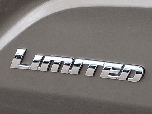 Used 2025 Toyota Tacoma Limited image 35