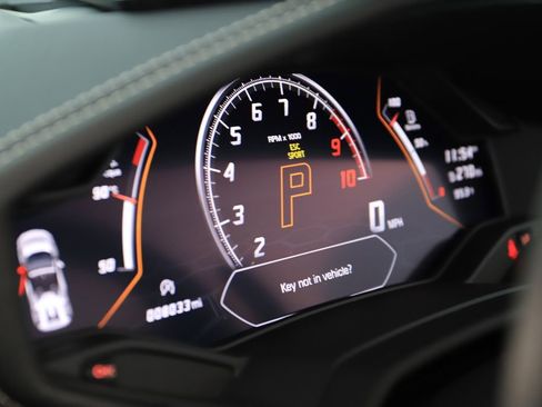 Used 2022 Lamborghini Huracan EVO image 27