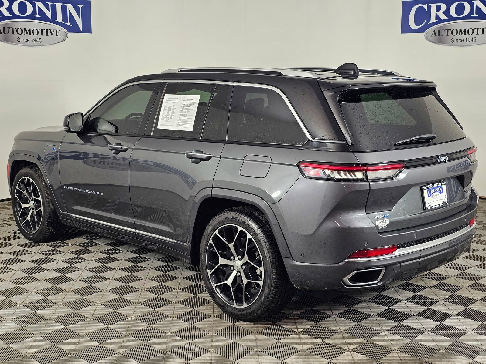 Used 2022 Jeep Grand Cherokee Summit AWD/4WD image 43