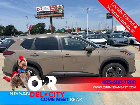 Used 2025 Nissan Rogue SV FWD image 6