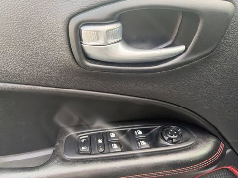 Used 2021 Jeep Compass Trailhawk image 14