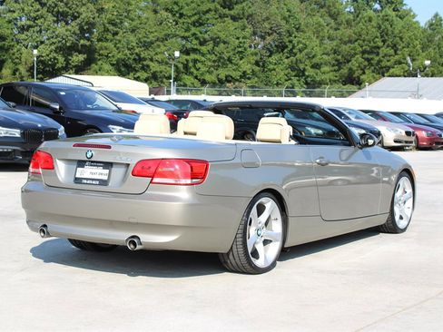 Used 2009 BMW 335i Convertible image 12