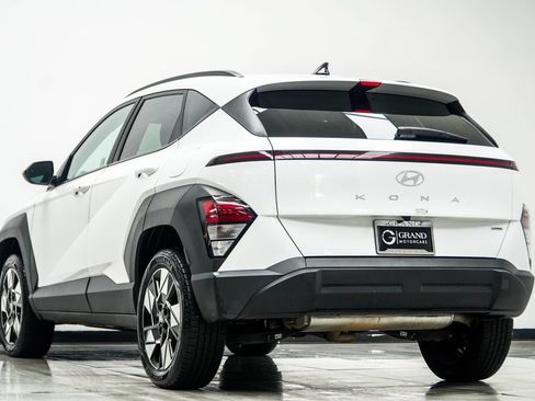 Used 2024 Hyundai Kona SEL AWD/4WD image 11