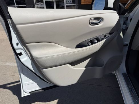 Used 2015 Nissan Leaf SV w/ LED & Quick Charge Package FWD image 22