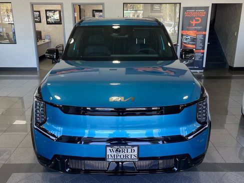 Used 2026 Kia EV9 Land w/ Nightfall Edition Package image 9