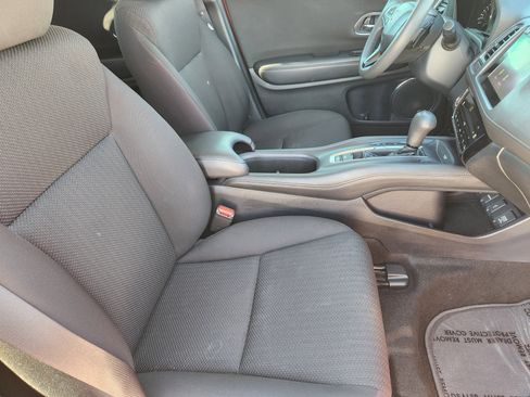 Used 2017 Honda HR-V EX image 14