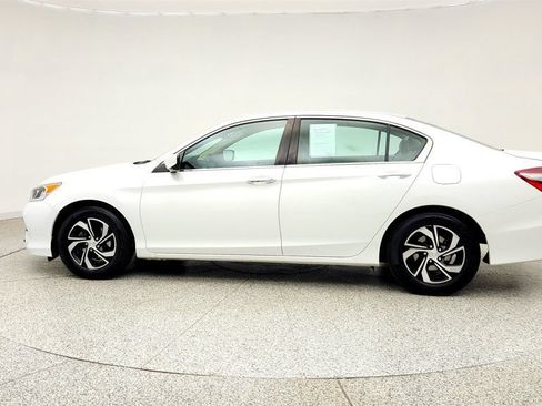 Used 2017 Honda Accord LX image 8