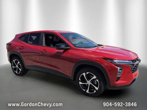 New 2026 Chevrolet Trax RS w/ Sunroof Package FWD image 10