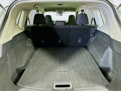Used 2024 Nissan Rogue S image 24