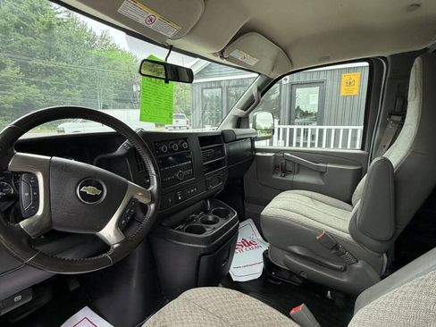 Used 2018 Chevrolet Express 2500 w/ Enhanced Convenience Package RWD image 14