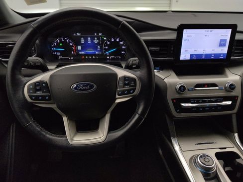 Used 2022 Ford Explorer XLT w/ Equipment Group 202A RWD image 22