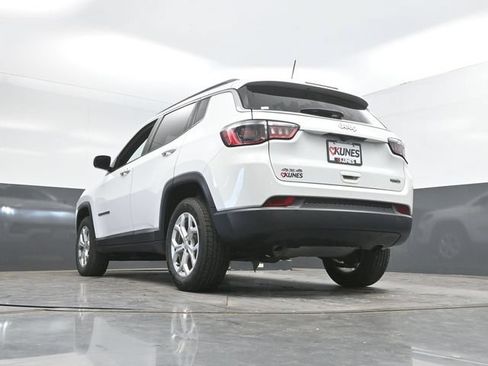 Used 2024 Jeep Compass Latitude AWD/4WD image 49