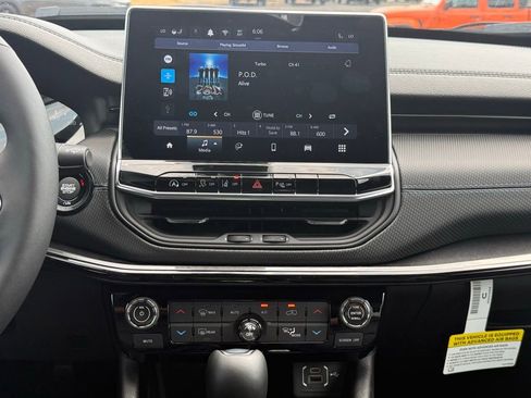 New 2025 Jeep Compass Limited w/ Sun & Sound Group image 27