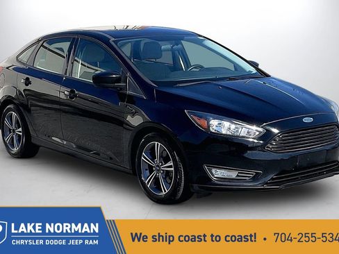 Used 2018 Ford Focus SE w/ SE Appearance Package image 1