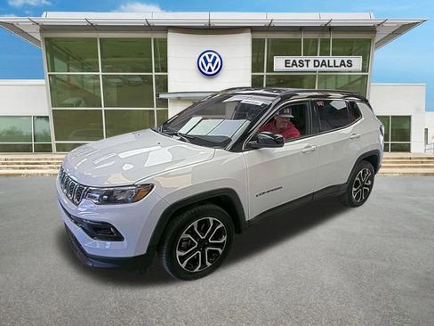 Used 2024 Jeep Compass Limited AWD/4WD image 2