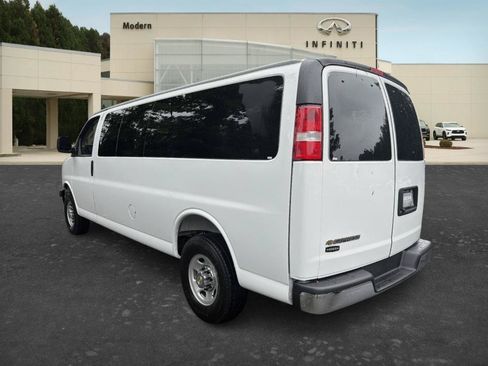 Used 2025 Chevrolet Express 3500 LT w/ LT Preferred Equipment Group RWD image 6