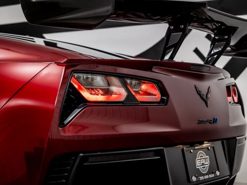 Used 2019 Chevrolet Corvette ZR1 RWD image 12
