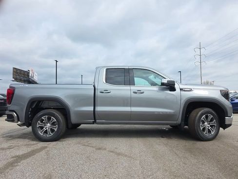 New 2026 GMC Sierra 1500 SLE image 17