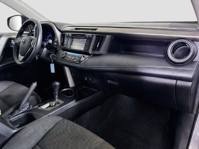 Used 2018 Toyota RAV4 XLE FWD image 28