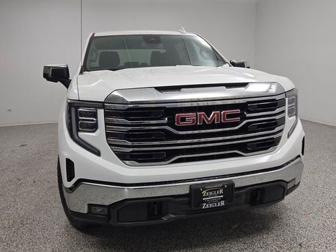 Used 2024 GMC Sierra 1500 SLT AWD/4WD image 4
