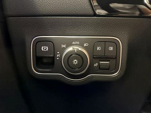 Used 2025 Mercedes-Benz GLA 250 image 22