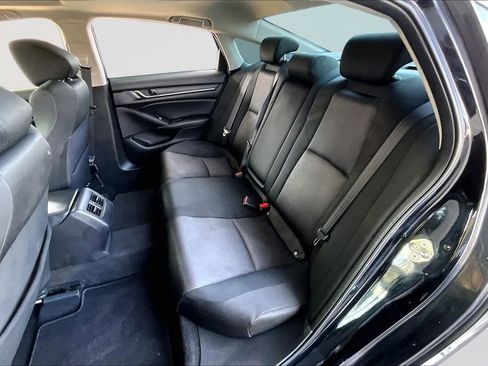 Used 2018 Honda Accord EX image 19