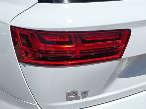 Used 2018 Audi Q7 2.0T Premium Plus AWD/4WD image 38