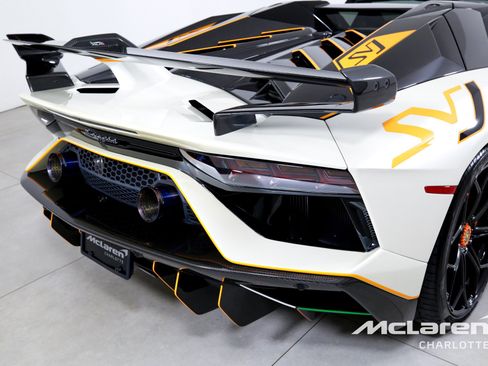 Used 2021 Lamborghini Aventador SVJ AWD/4WD image 43