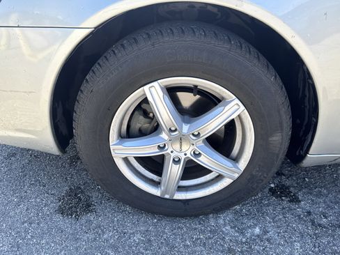 Used 2001 Toyota Avalon XL image 9