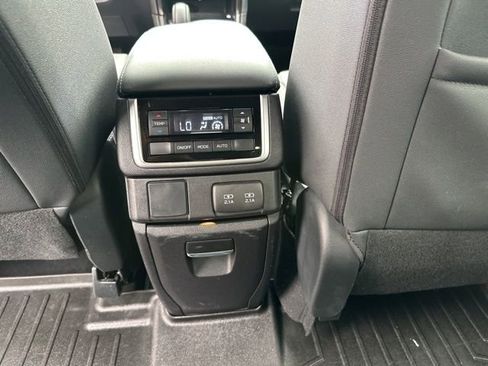 Used 2022 Subaru Ascent Onyx Edition image 30