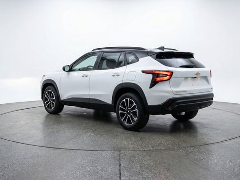 Used 2025 Chevrolet TrailBlazer LT image 6