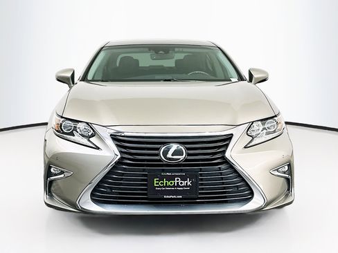 Used 2017 Lexus ES 350 image 2