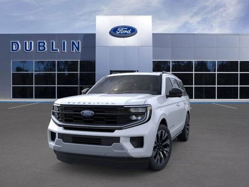 New 2025 Ford Expedition Platinum w/ Driver's Package image 2