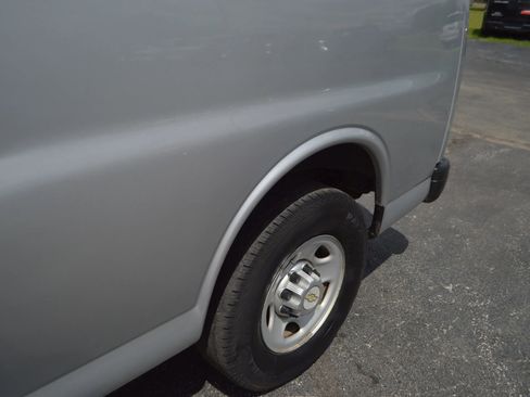 Used 2014 Chevrolet Express 2500 LS RWD image 4