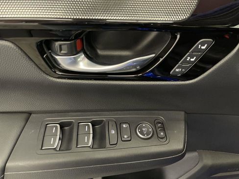 Used 2025 Honda CR-V EX-L image 13